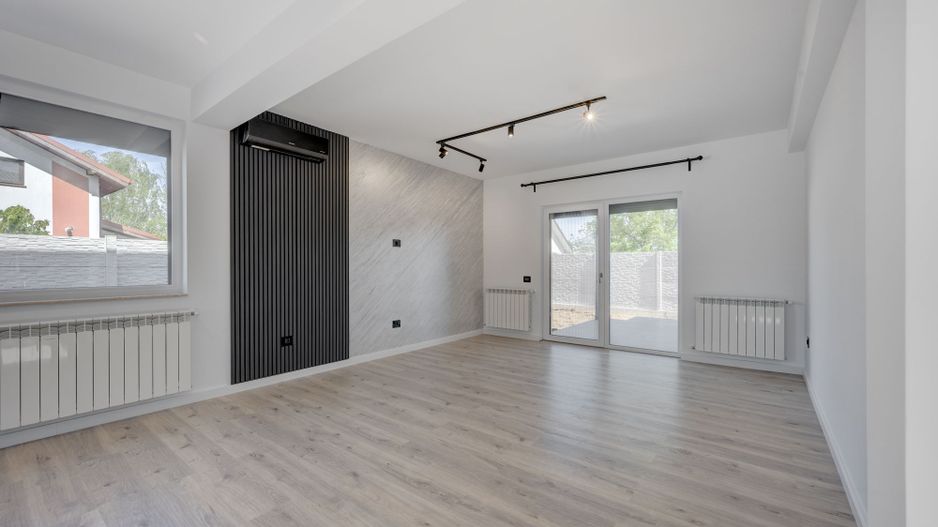 CASA TIPLA, Racordata la toate Utilitățile ! Domnești ! - Poză 3