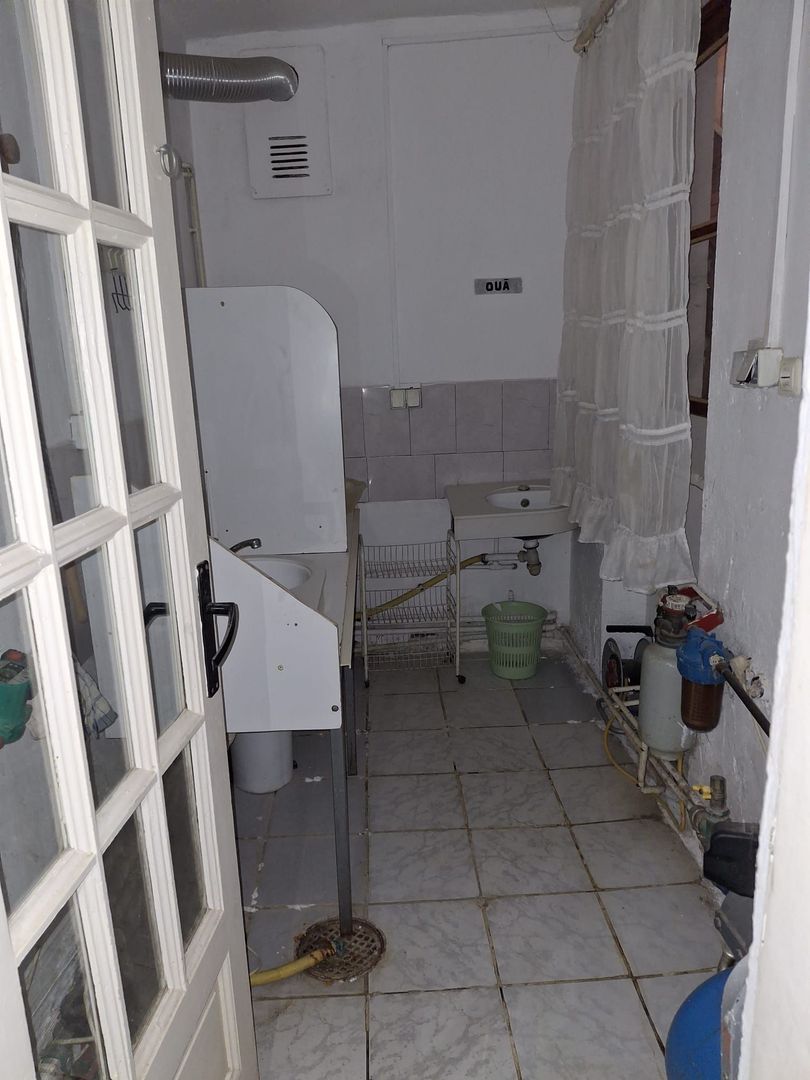 Casa cu 15 camere de vanzare in Bazna, Sibiu ( azil, pensiune) - Poză 29