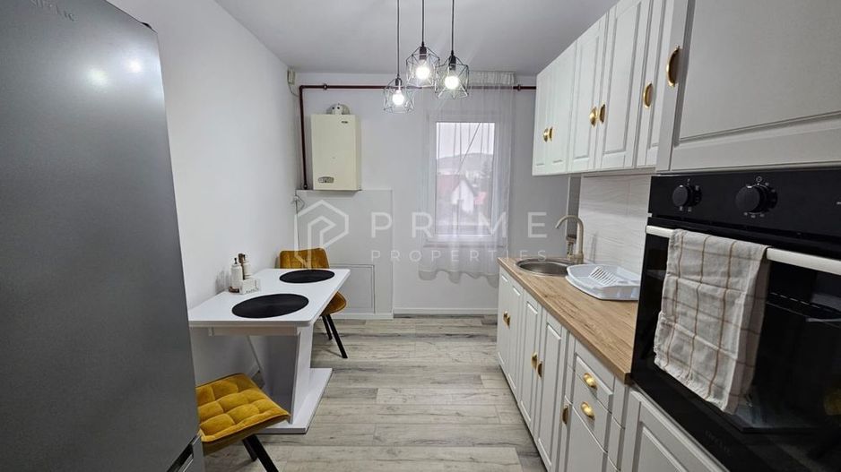 DE ÎNCHIRIAT: Apartament 3 Camere, Modern & Renovate Recent – Zona Tud - Poză 1