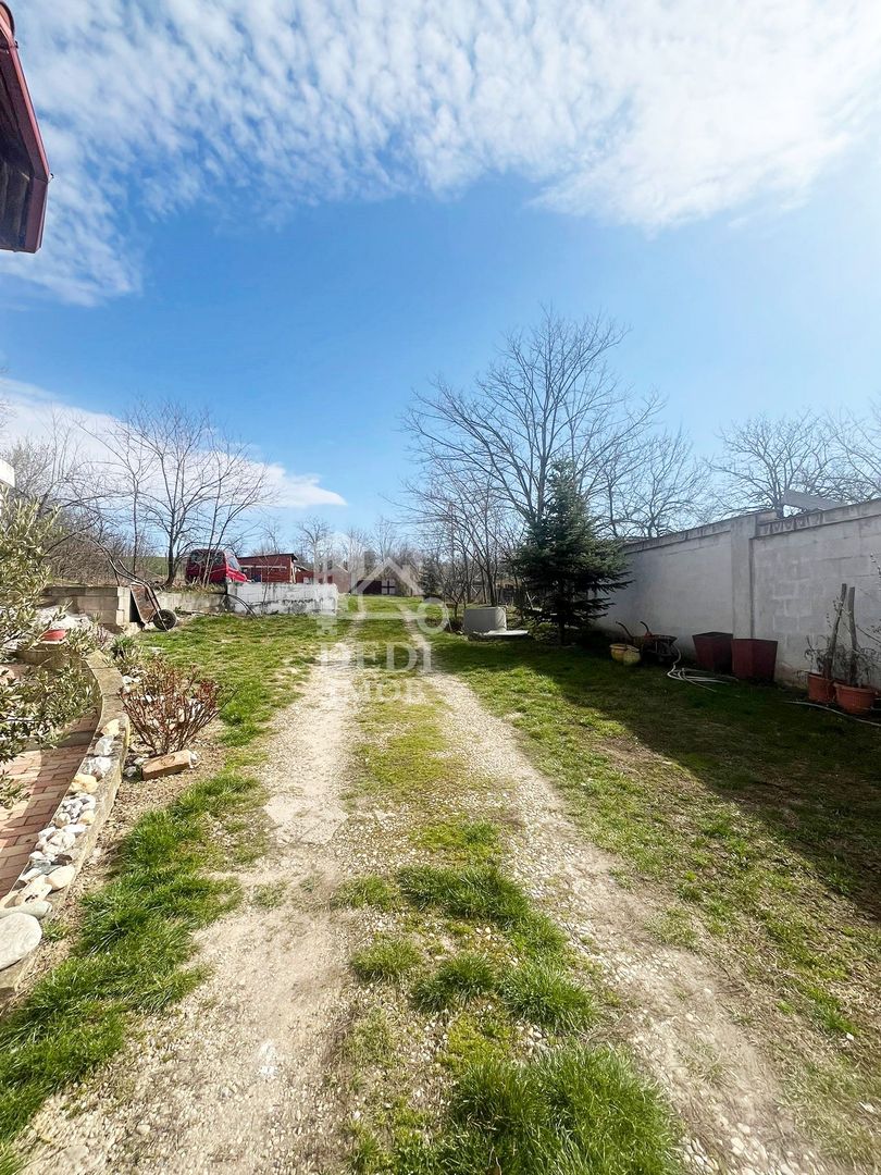 Casă cu 2 locuințe, teren intravilan 7062 mp Cetariu, Bihor - Poză 7