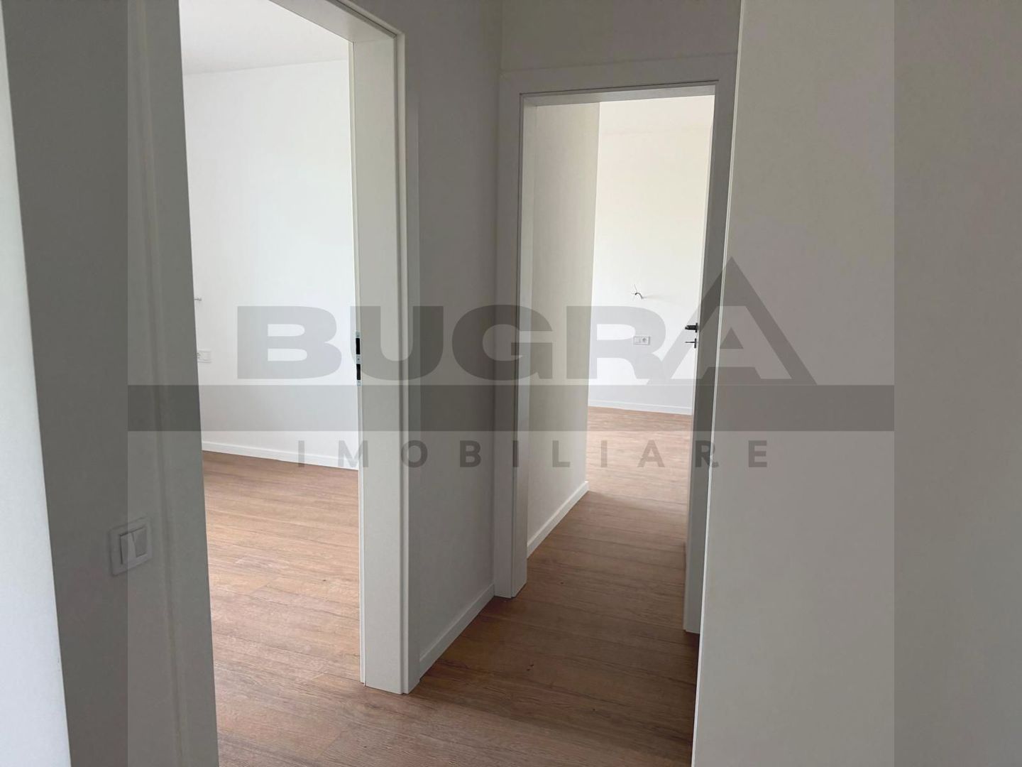 Apartament de 3 camere finisat, bloc nou, parcare, zona Penny Apahida - Poză 3