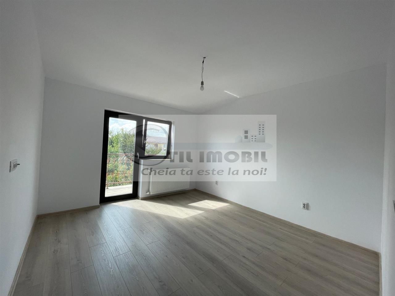 Intabulat2 camere decomandat 63mp Capat C.U.G-Valea Adanca - Poză 2