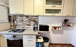 Apartament cu 3 camere pe strada Bucuresti ! - Poză 8