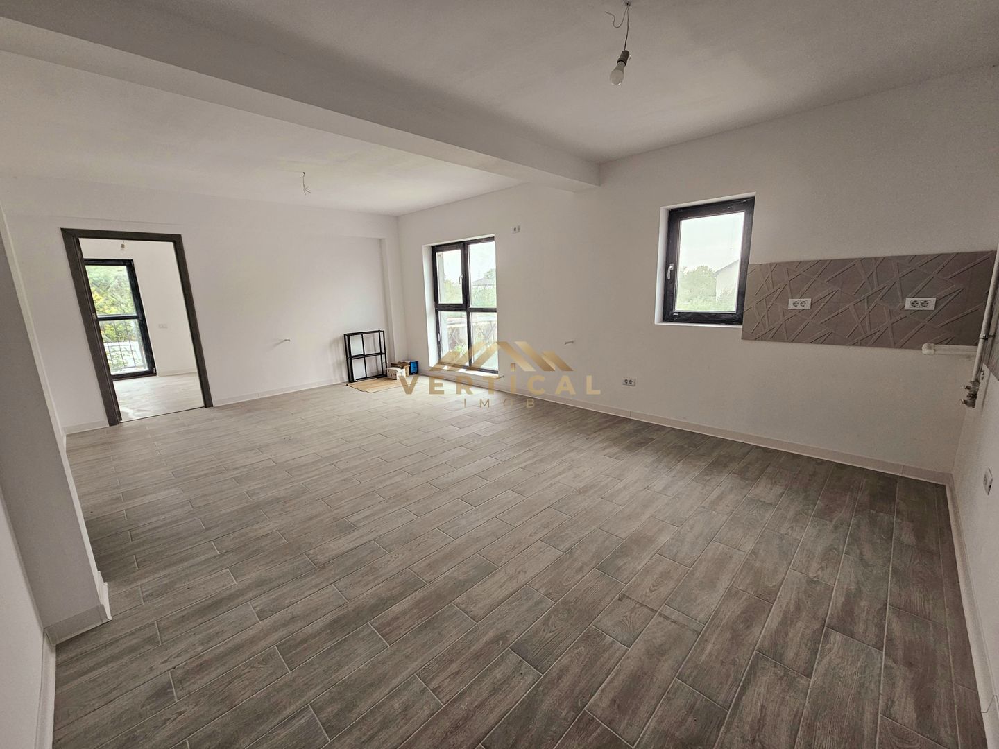 Apartament 2 camere in centrul comunei Berceni - Poză 1