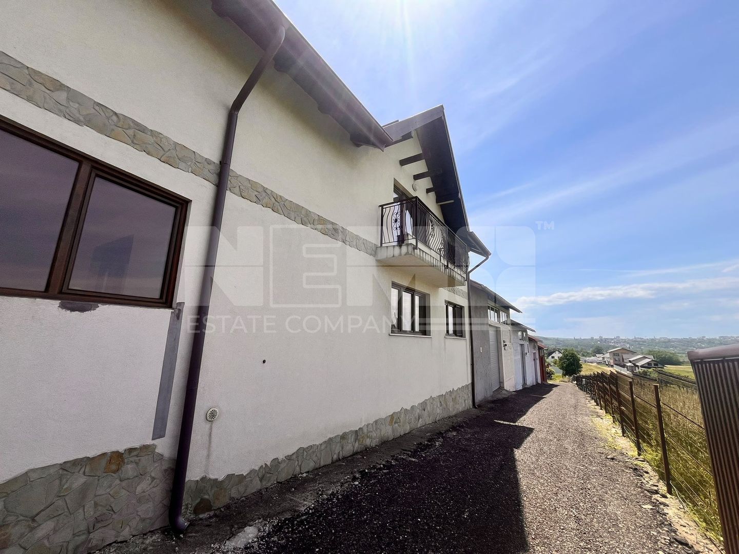 Casa si 4 Hale de Vanzare  cu 24 Ari I Suceava/Burdujeni I 430.000Euro - Poză 19
