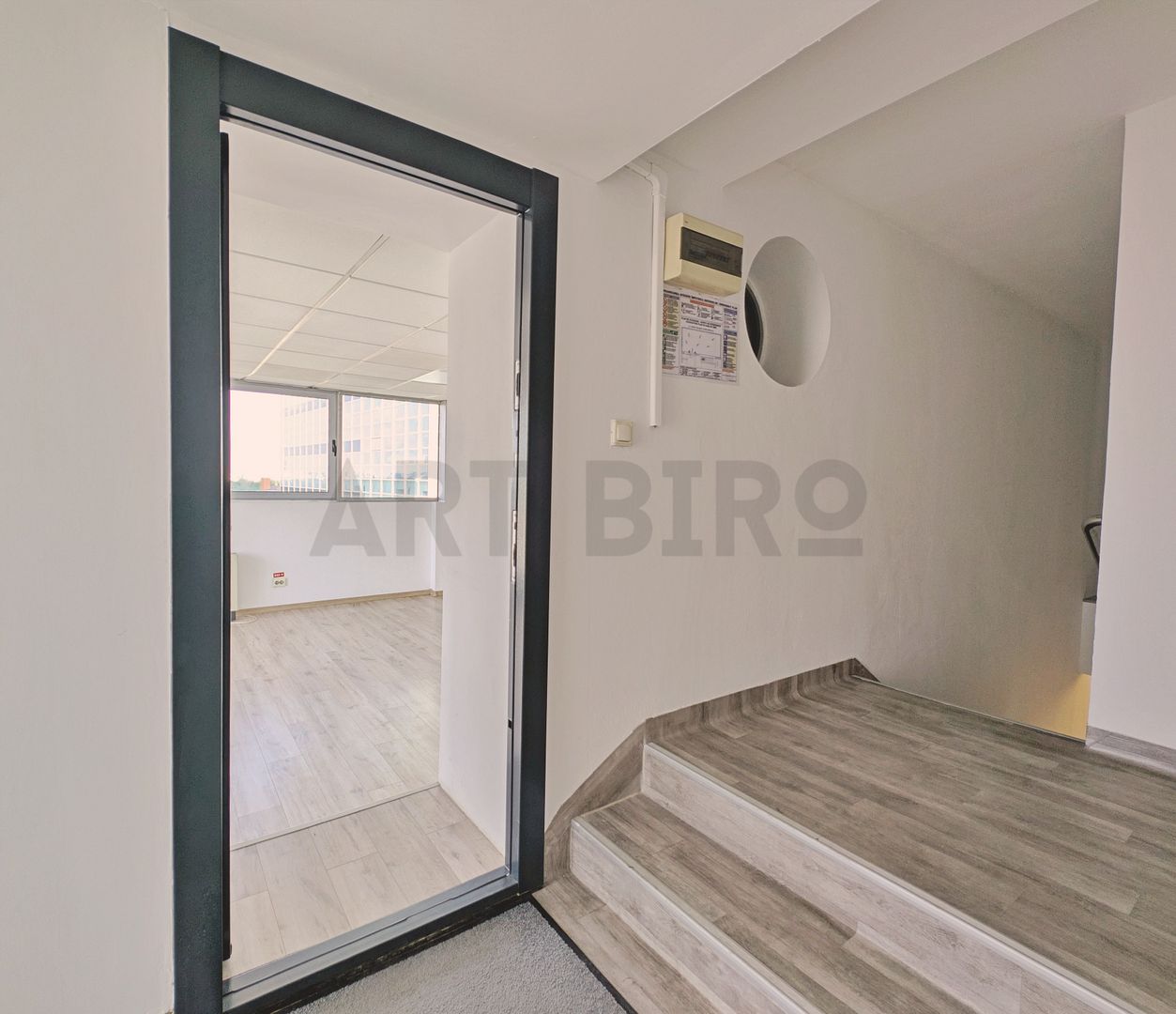 Zero comision, 45mp birou versatil Piata Victoriei, 10' metrou - Poză 7