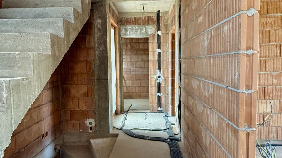 PROIECT DEOSEBIT CU GARAJ- LA ROSU - Poză 3