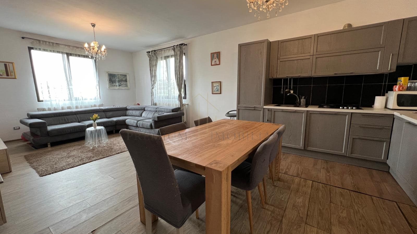 Casa de Vanzare la 10 km de Onesti - Poză 4