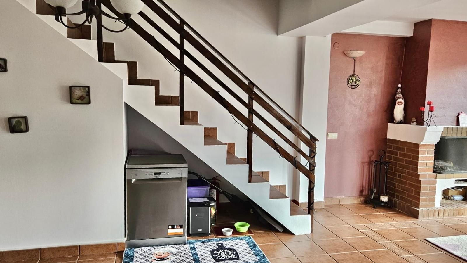 Casa de vacanta la liziera padurii cu vedere libera catre muntii Bucegi - Poză 13