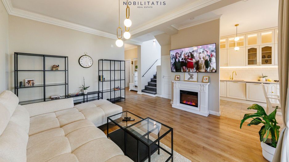 Casa Superba cu Garaj | 4 dormitoare | Langa Padure & Lac | - Poză 2