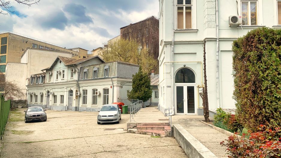 NOU-INCHIRIERE CLADIRI-CALEA VICTORIEI-CEC-TEREN 1300MP - Poză 1