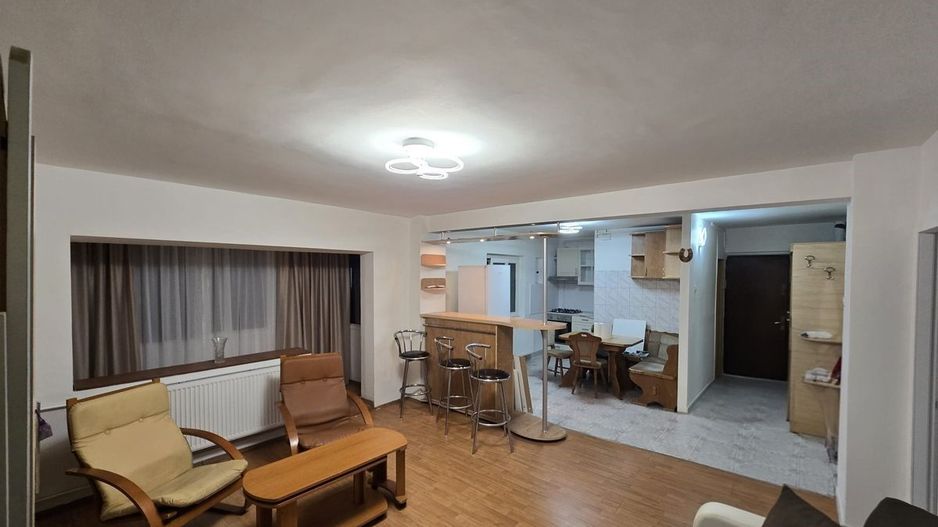Închiriez apartament 2 camere, Mall Vitan, mobilat, metrou 4 minute - Poză 1