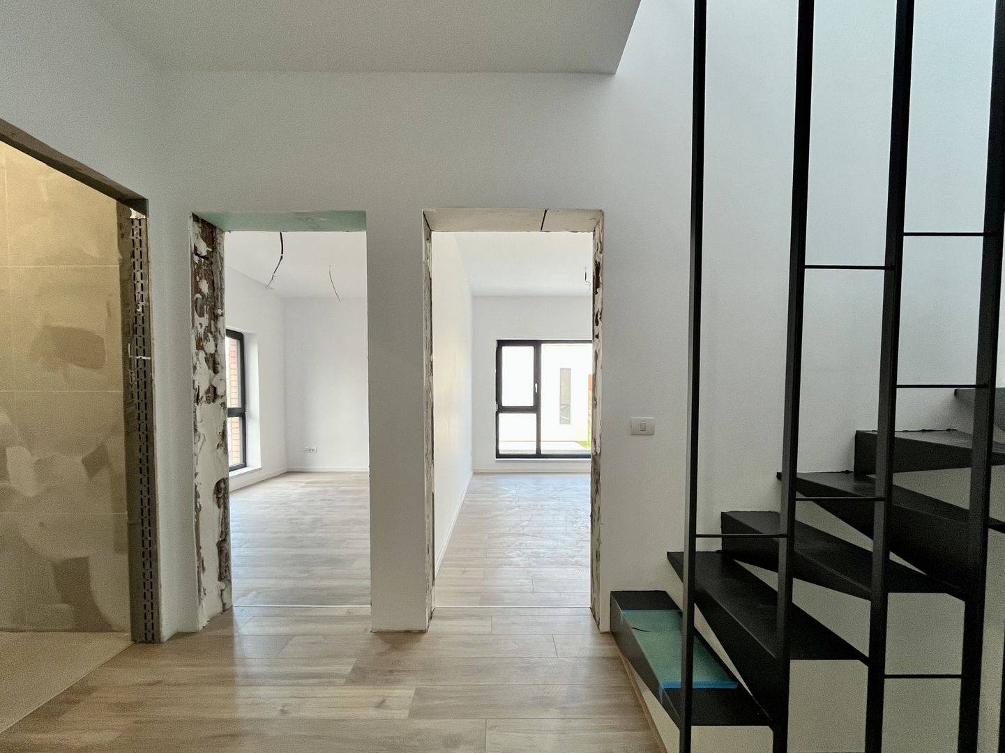 Casa individuala - 149 mp util - terasa rooftop cu jacuzzi de 32 mp - Poză 9