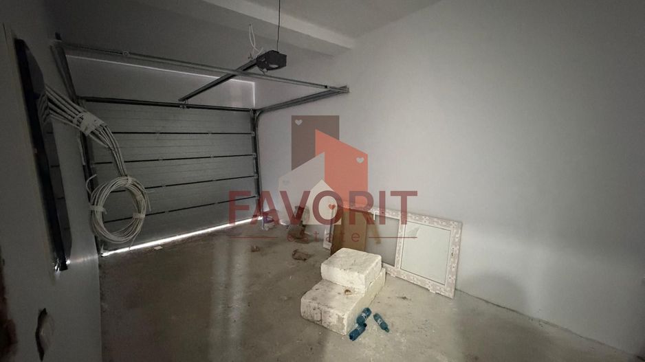 Duplex despartit | 5 camere | Garaj | Finisaje premium | 3 bai |Asfalt - Poză 19