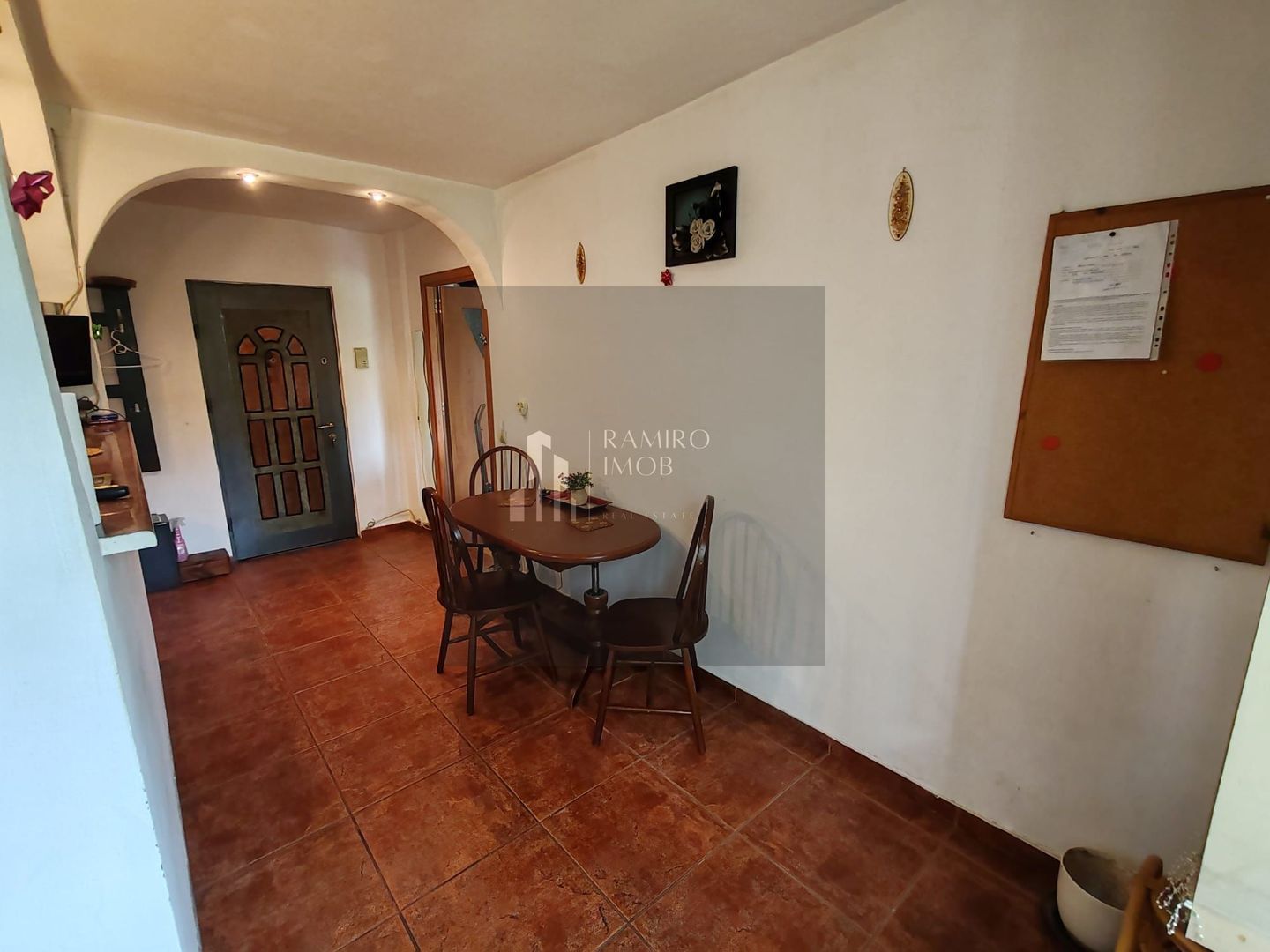 Apartament 2 camere, str Vicina, decomandat, 61 mp - Poză 6
