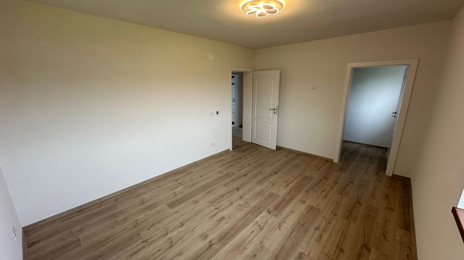 Duplex cu camera pe parter - Poză 22