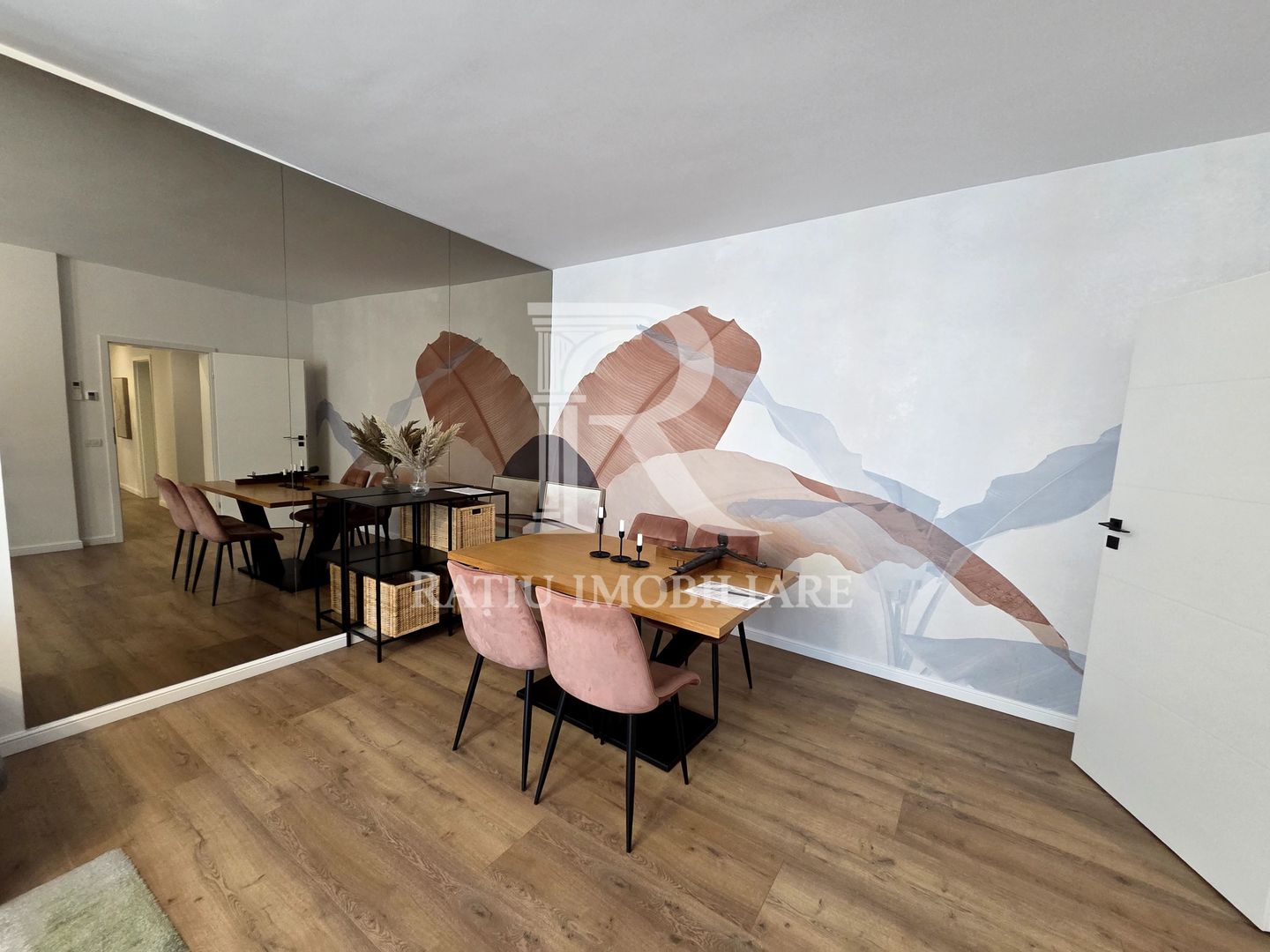 Apartament cu 3 camere | Etaj 1 | Ultracentral |  Oradea - Poză 3