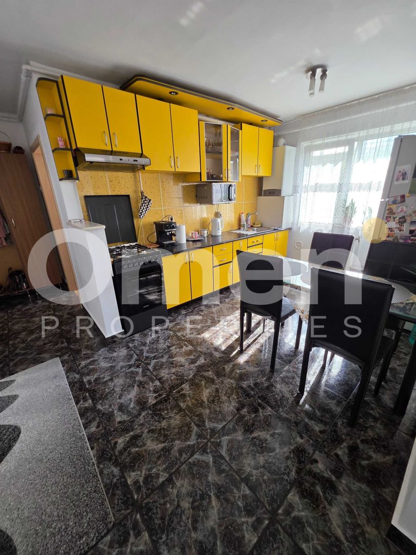 Apartament cu 3 camere, etaj intermediar, cu garaj, zona Spital Judetean - Poză 5