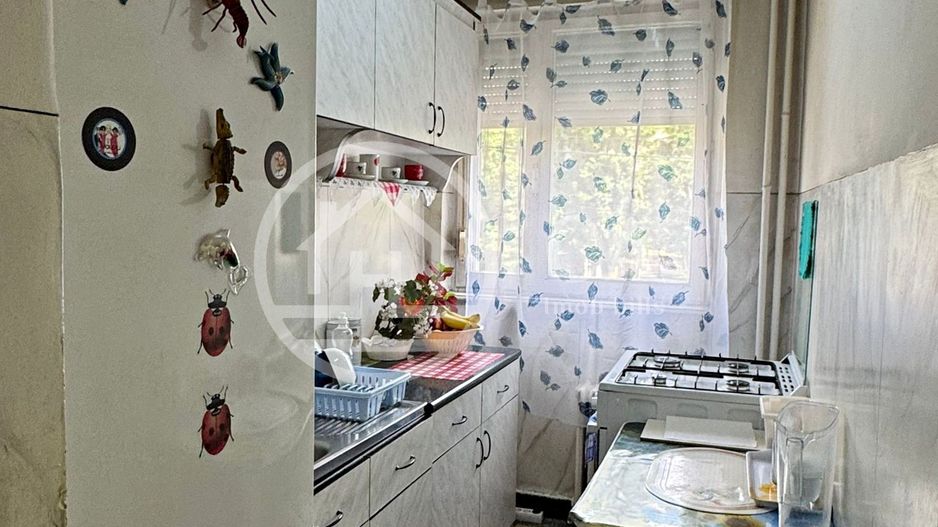 Apartament cu 3 camere de vanzare Str. Seleusului Zona Velenta,Oradea - Poză 7