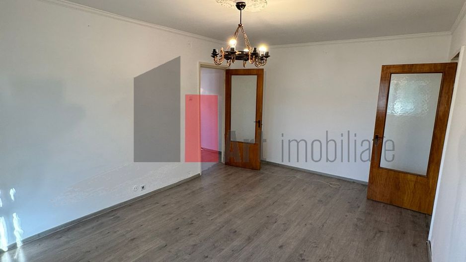 De vânzare – Apartament 3 camere, Sector 4 - Poză 4