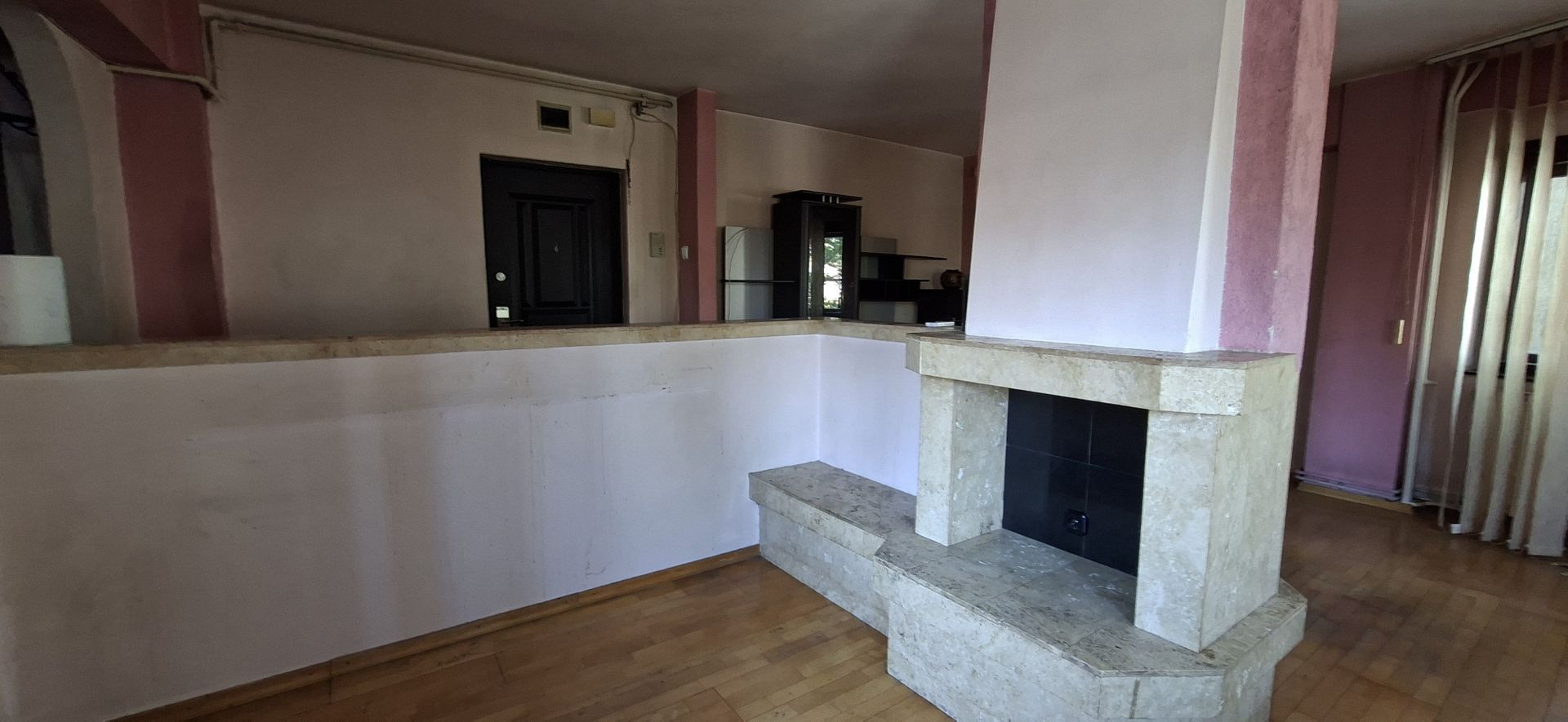 Apartament cu 3 camere - zona semicentrala - Poză 6