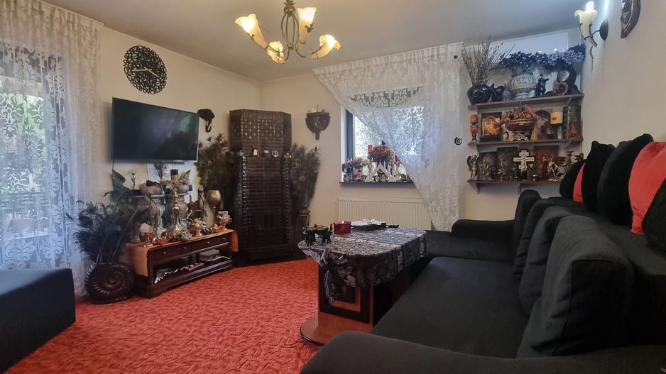 Parter cu structură pentru etaj, curte amenajată și organizare impeca - Poză 30