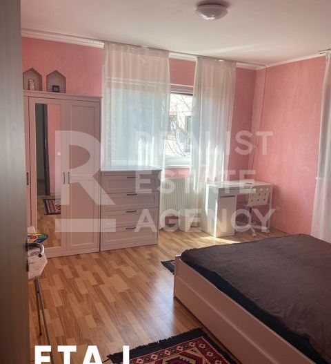 Vilă cu 7 camere de vânzare P+E+M in orasul Pantelimon - Poză 13