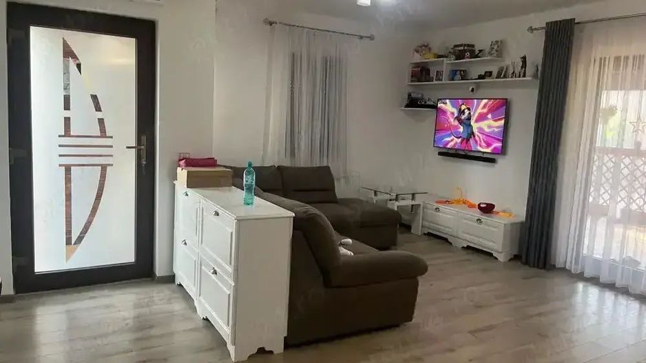 CASA DE VANZARE - ZONA NORD - PUNCT DE REPER LIVADA - Poză 3