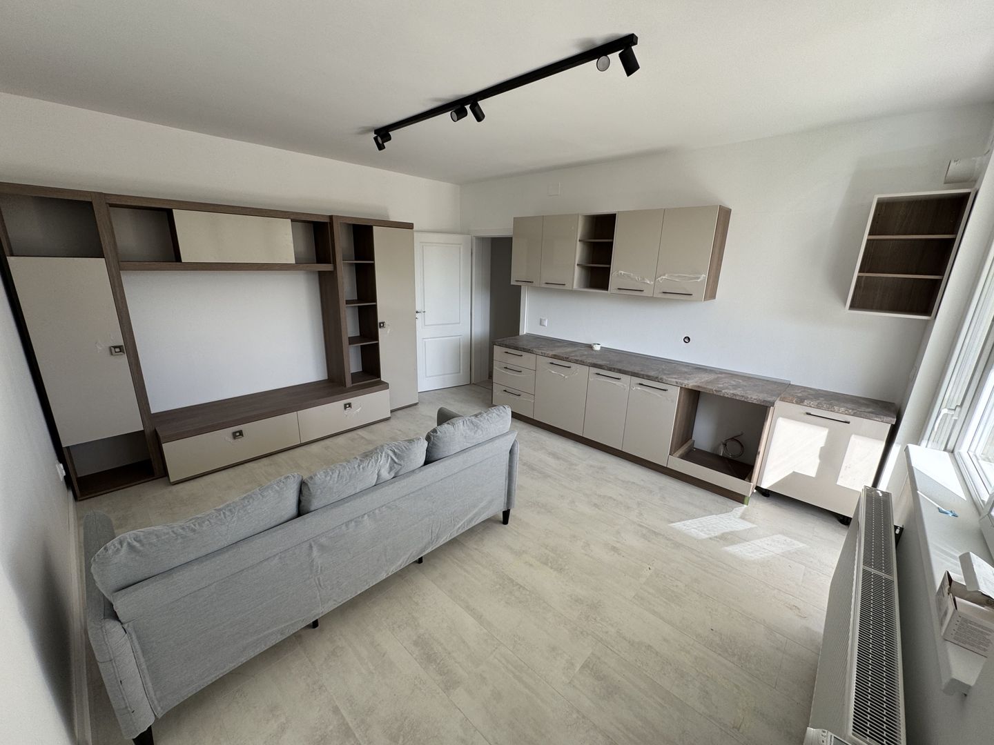 Apartament nr.11 cu 2 camere complet mobilat si utilat - Poză 2