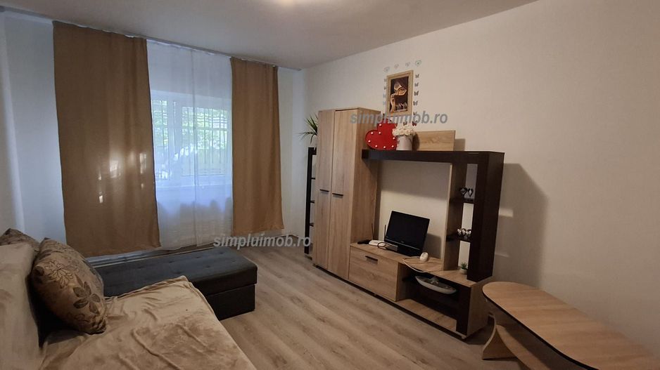 VANDUT! Garsoniera Moderna cu Centrala Proprie - Poză 1