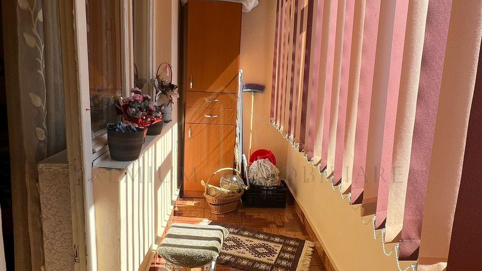 Apartament 4 camere zona centrala etaj 2 - Poză 2