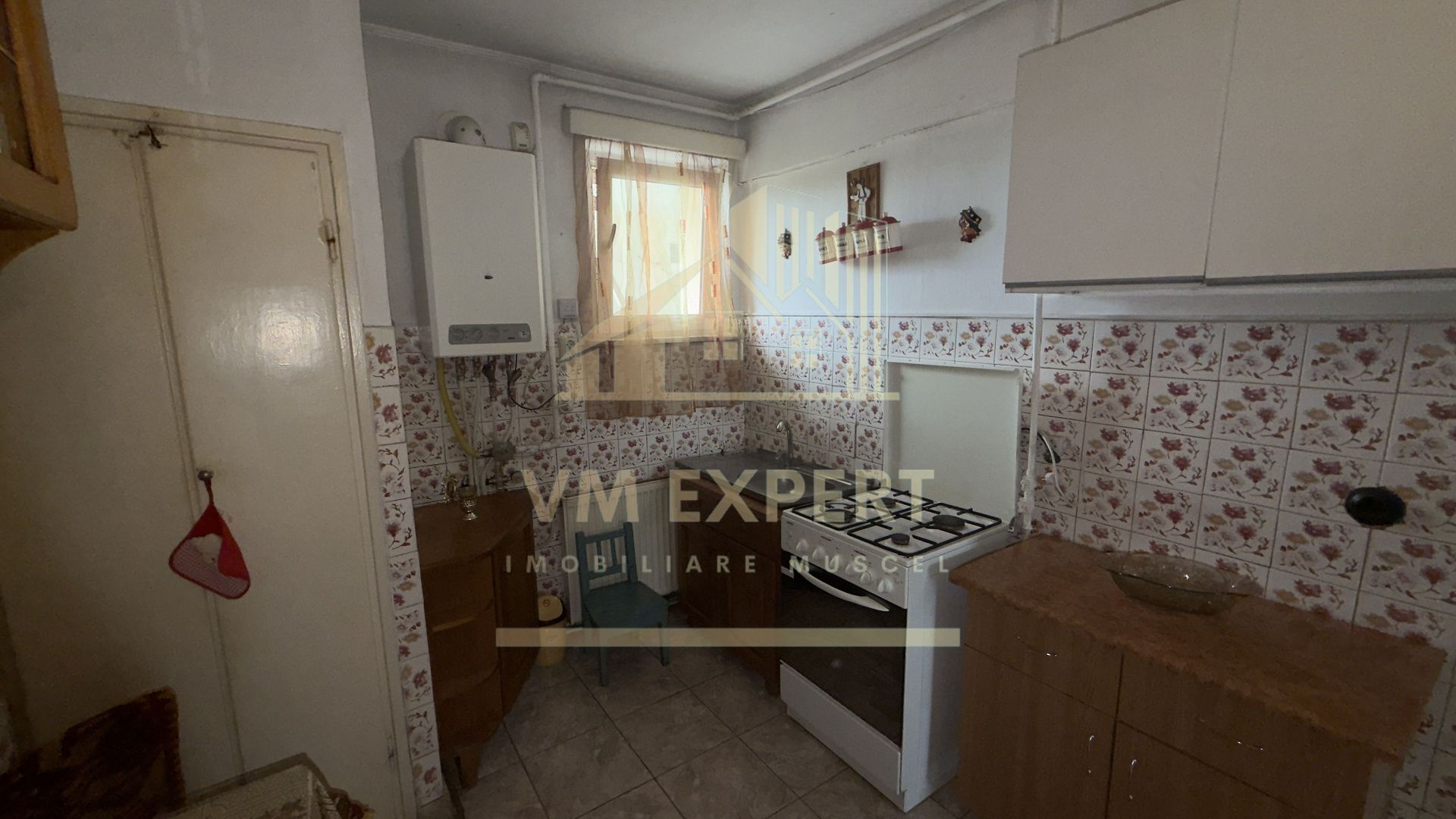 APARTAMENT 2 CAMERE ETAJ 4 ZONA ULTRACENTRALĂ CAMPULUNG - Poză 7