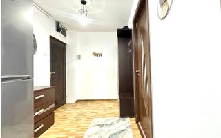 Vânzare apartament 3 camere mobilat,  parcare inclusă , Cartier Noua - Poză 11