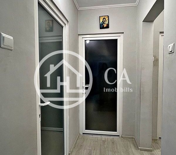 Apartament de vânzare cu 3 camere în zona Rogerius, Oradea - Poză 8