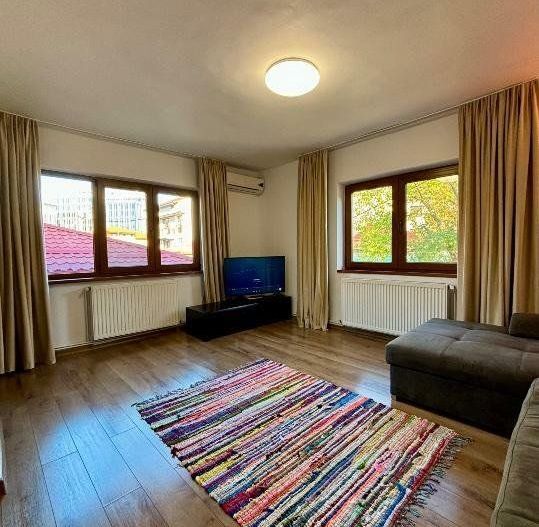 Casa/Vila P+1 individuala cu 3 camere - zona 1 Mai - Poză 1