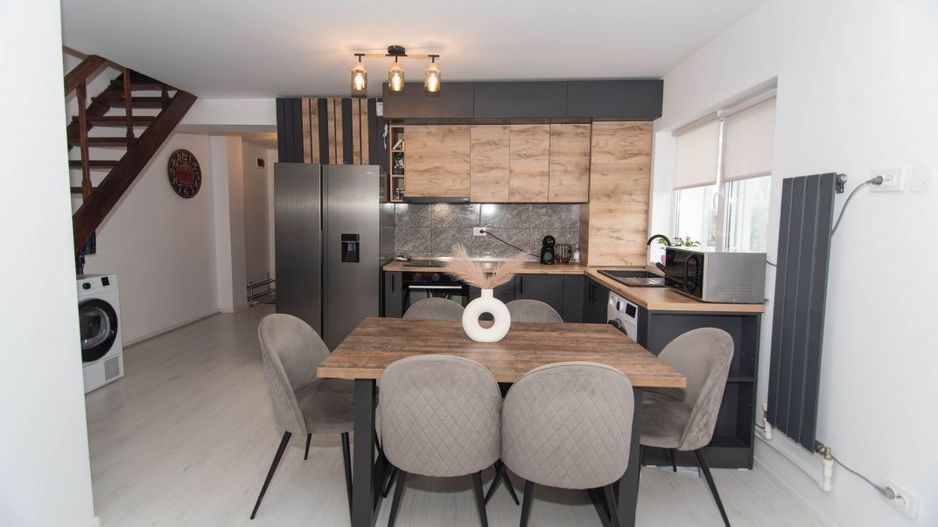 APARTAMENT 2 CAMERE - EREMIA - MOBILAT SI UTILAT - - Poză 3