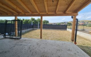 Casa 4 camere 2 bai terasa acoperita si teren 334 mp in Sura Mare - Poză 4