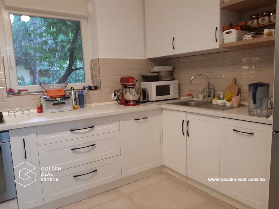 Casa mare, cu 4 apartamente a cate 1, 2, 3 și 4 camere fiecare - Poză 28