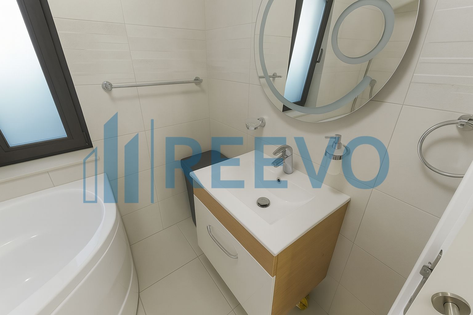 Proprietate Premium cu Două Case și Piscină în Hemeiuș - Poză 17