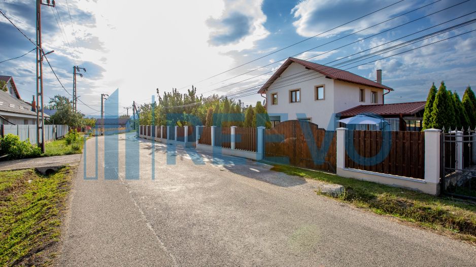 Casă/Vilă cu 4 camere, Buhuși - Poză 1