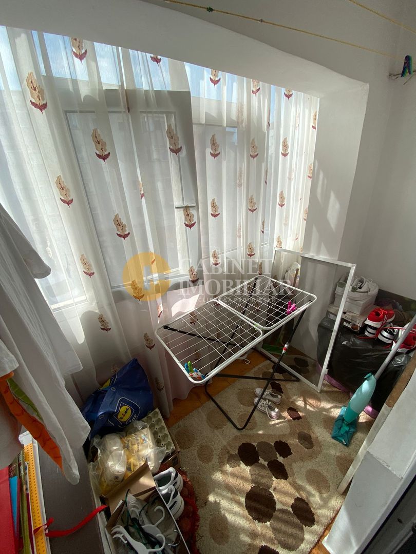 3 Camere Decomandat - Galata - Etaj 2 - Poză 9