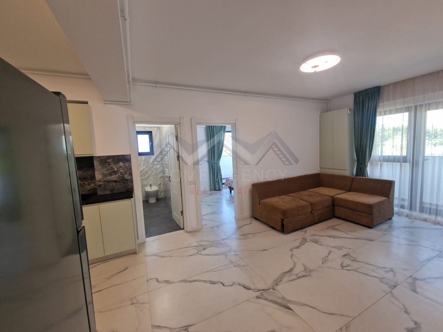 Apartament 4 camere Otopeni Central, nou, 2 locuri de parcare subterane - Poză 3