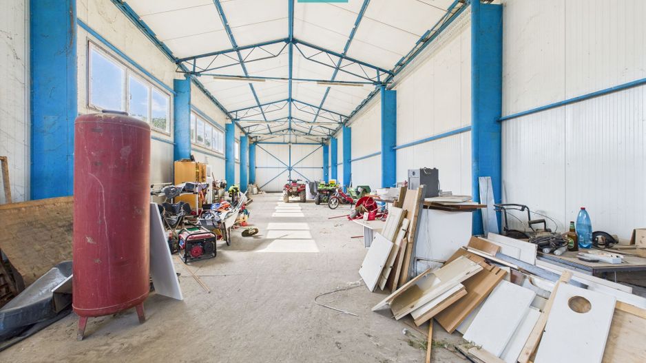 Clădire cu 5 camere cu teren și hală în Cenad - Poză 16