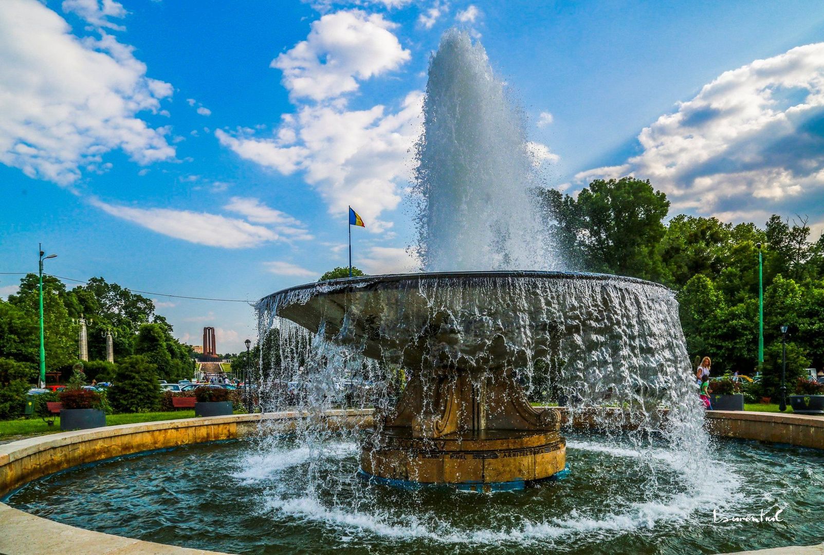 Vânzare Casă 2 Camere || Bulevardul Mărășești Nr. 11 || Lângă Parcul Carol - Poză 1