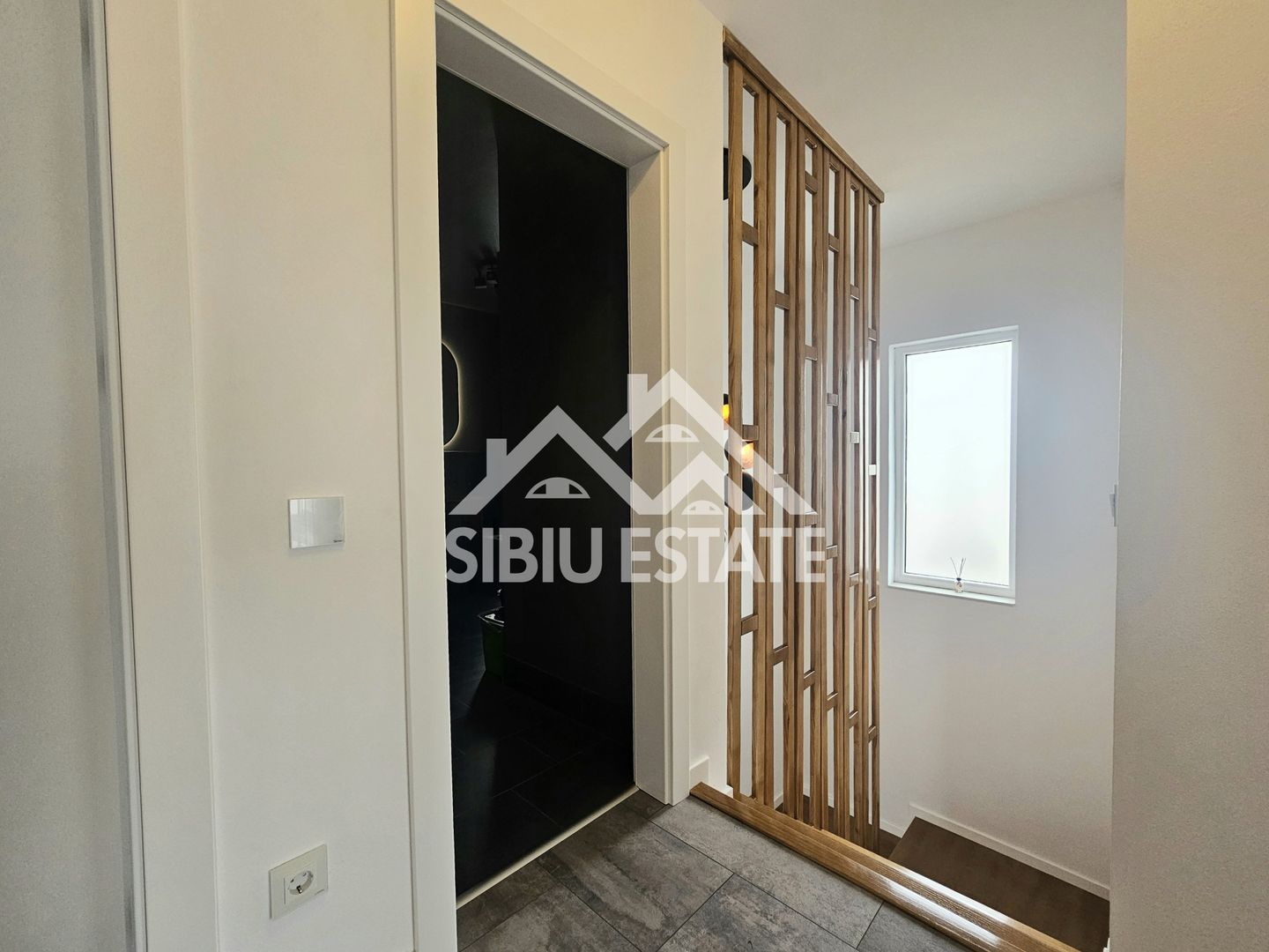 Casa individuala 5 camere, dormitor la parter - Poză 12