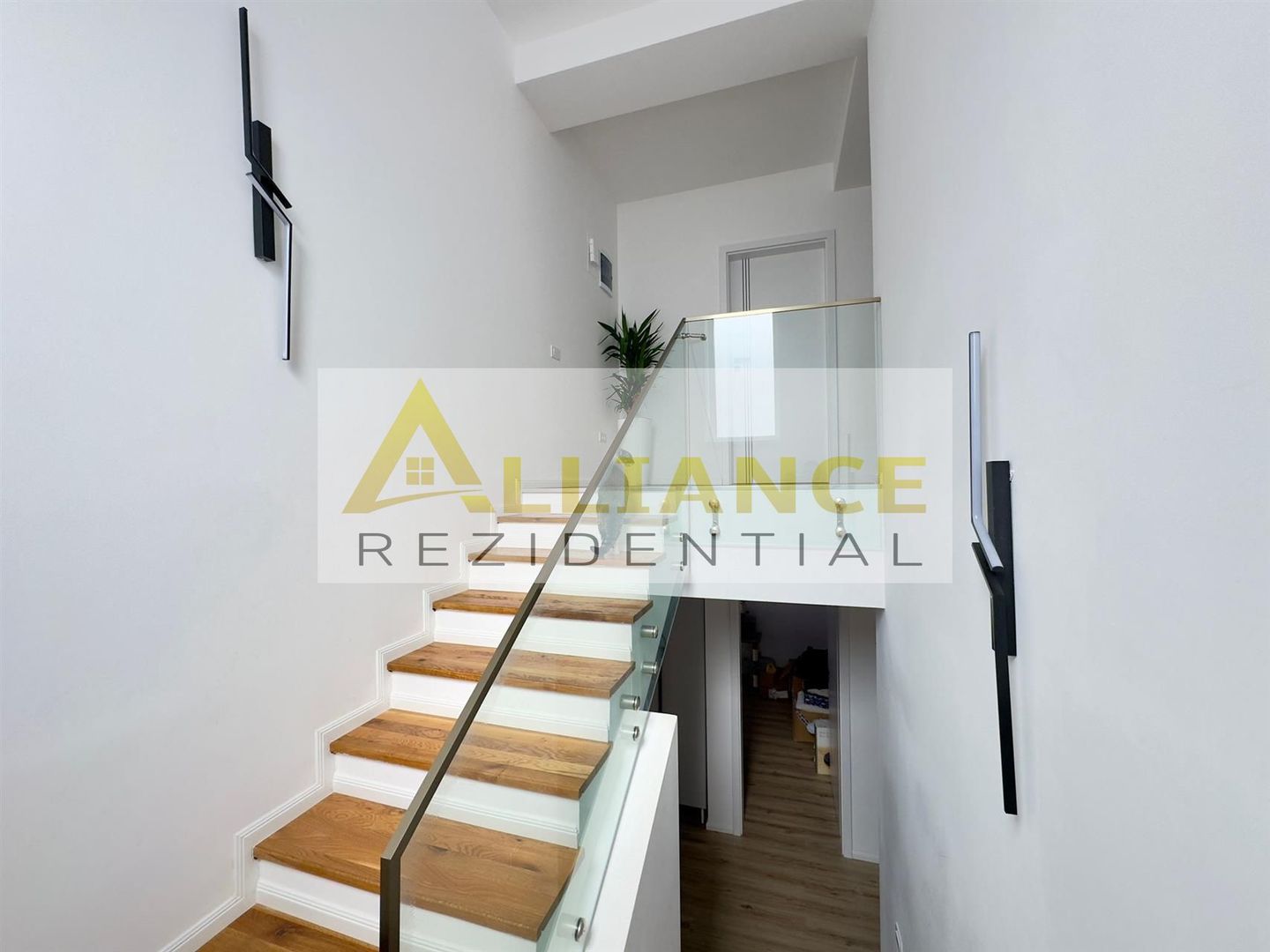 Casa Individuala - 5 camere - 2 bai - 300 mp teren - Poză 5