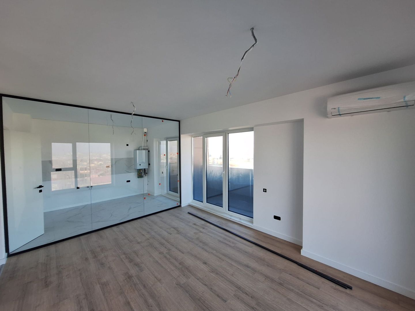 3 CAMERE - 2 BAI-2 BALCOANE - ULTRAFINISAT FINALIZAT  TITAN PALLADY - Poză 10