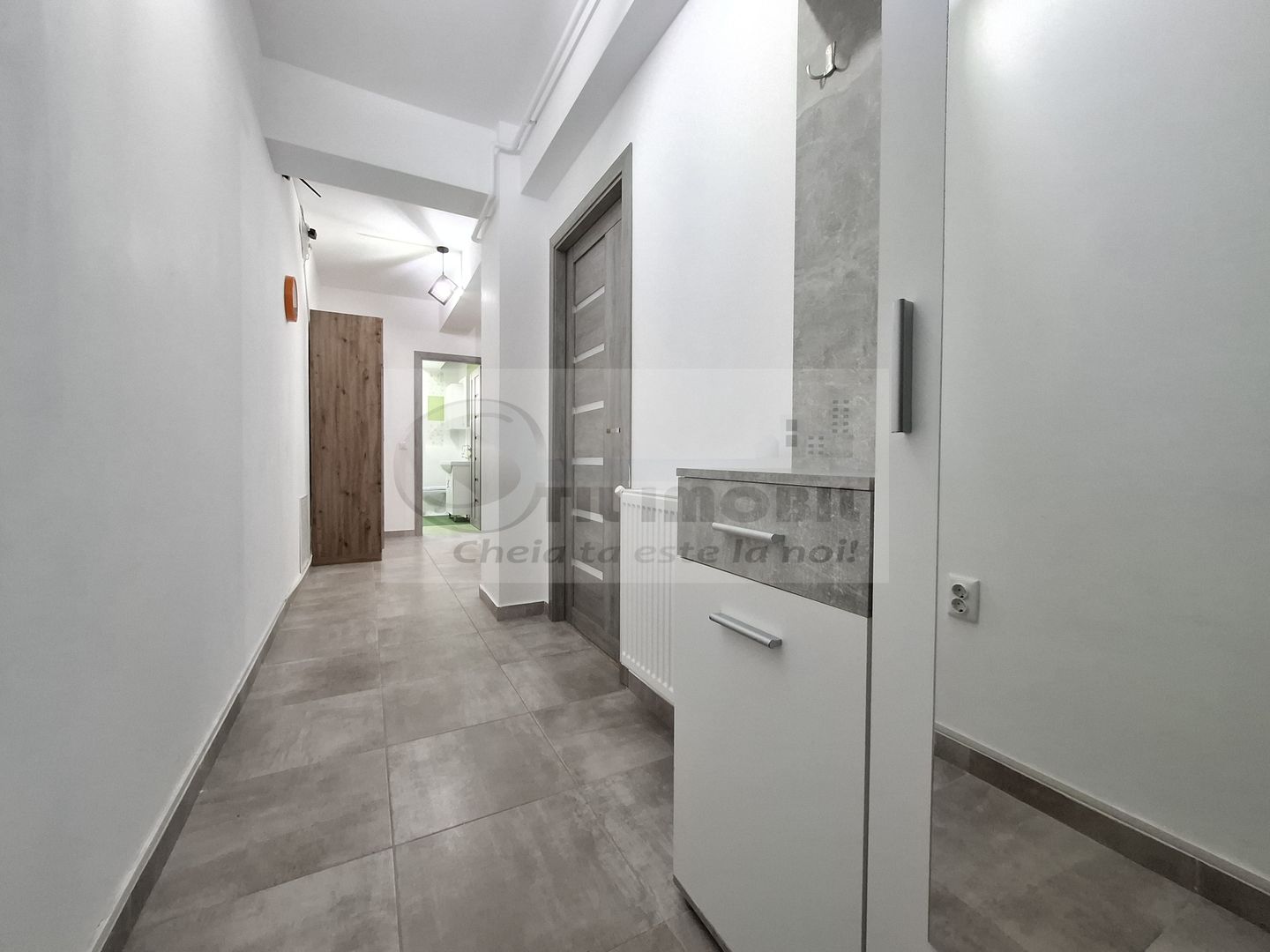 Apartament 2 camere, bloc 2019, etaj 2/3, baie cu geam, semimobilat - Poză 14