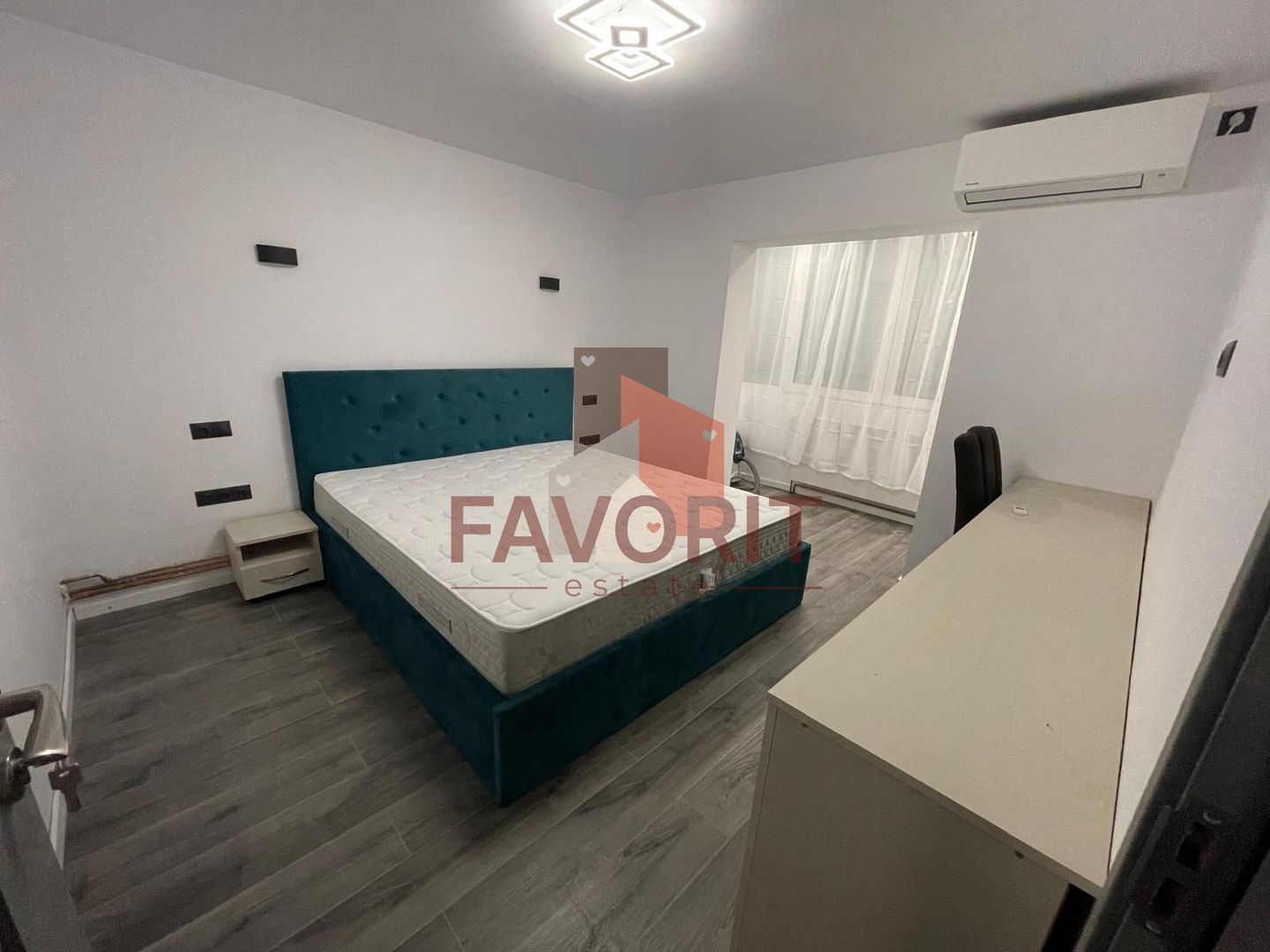 Etaj intermediar. Renovat. Mobilat si utilat - Poză 2