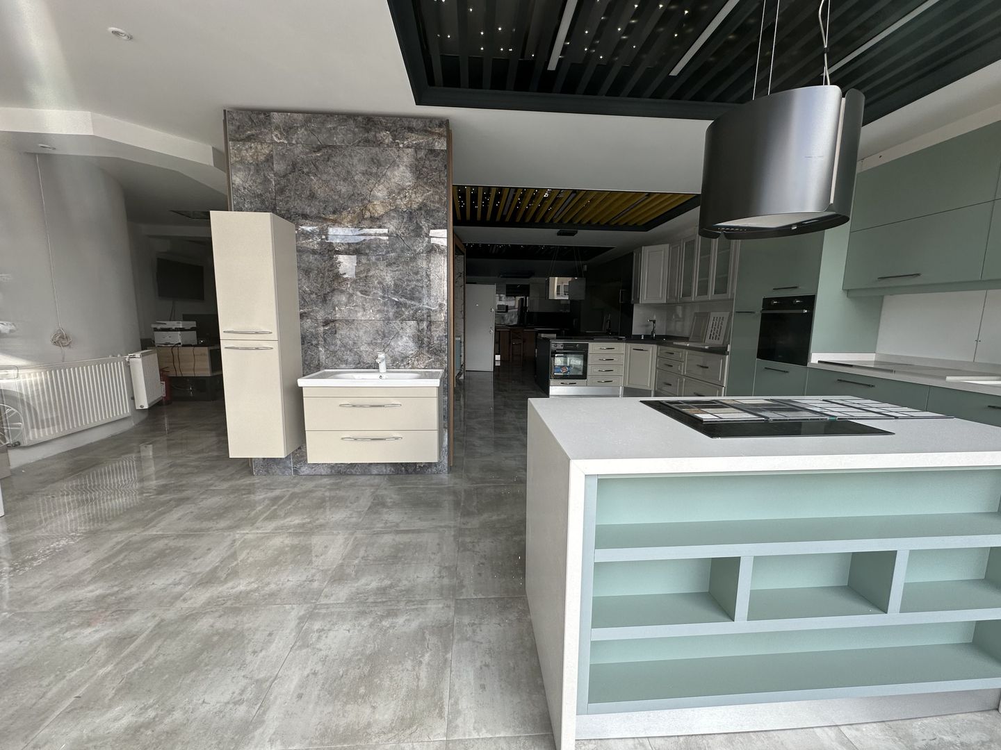 SPATIU COMERCIAL CU VAD SI PARCARE INCLUSA II ZONA PIPERA - Poză 1